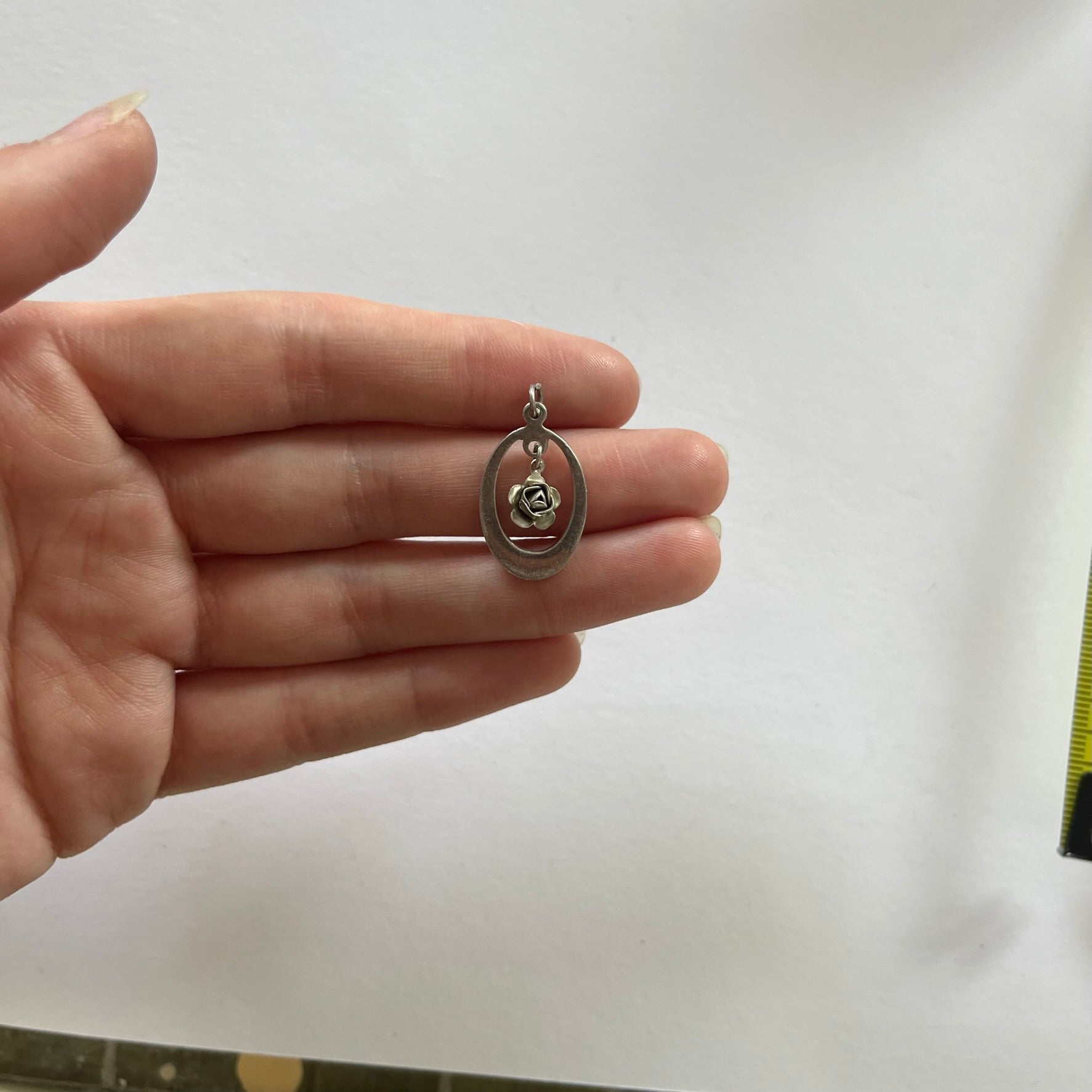 VINTAGE STERLING SILVER CUTOUT ROSE PENDANT