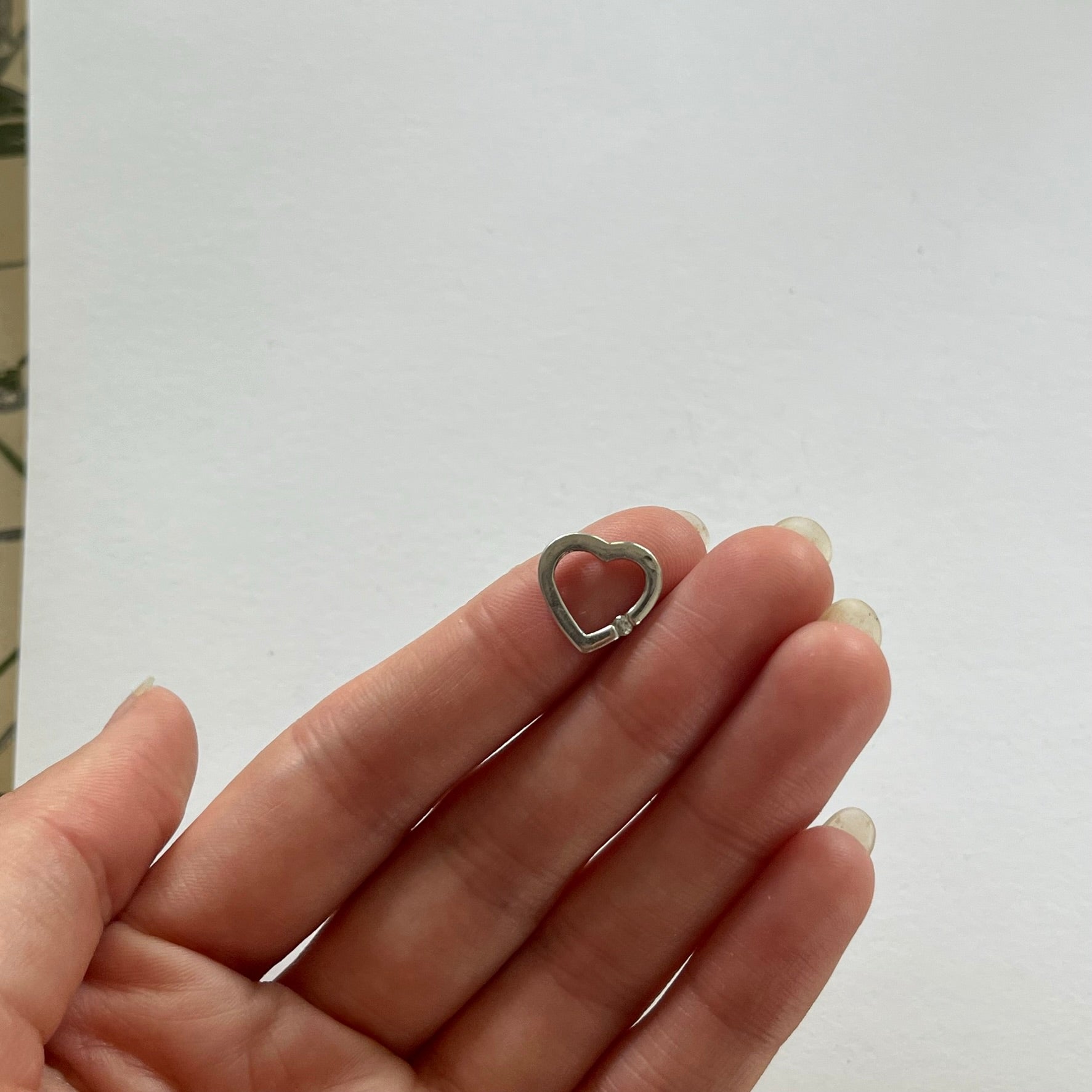 VINTAGE STERLING SILVER HEART PENDANT WITH DIAMOND