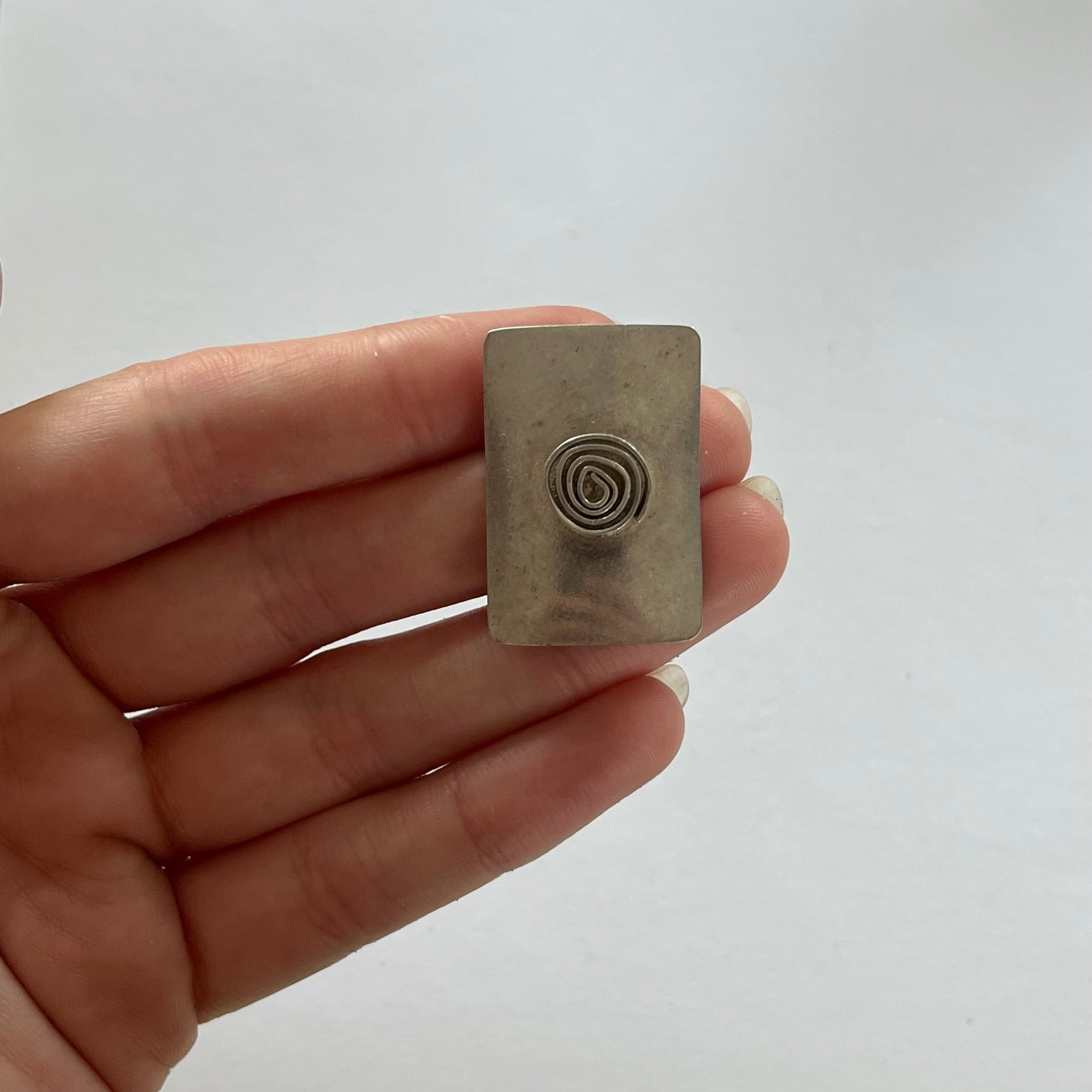 VINTAGE STERLING SILVER RECTANGLE SPIRAL PENDANT