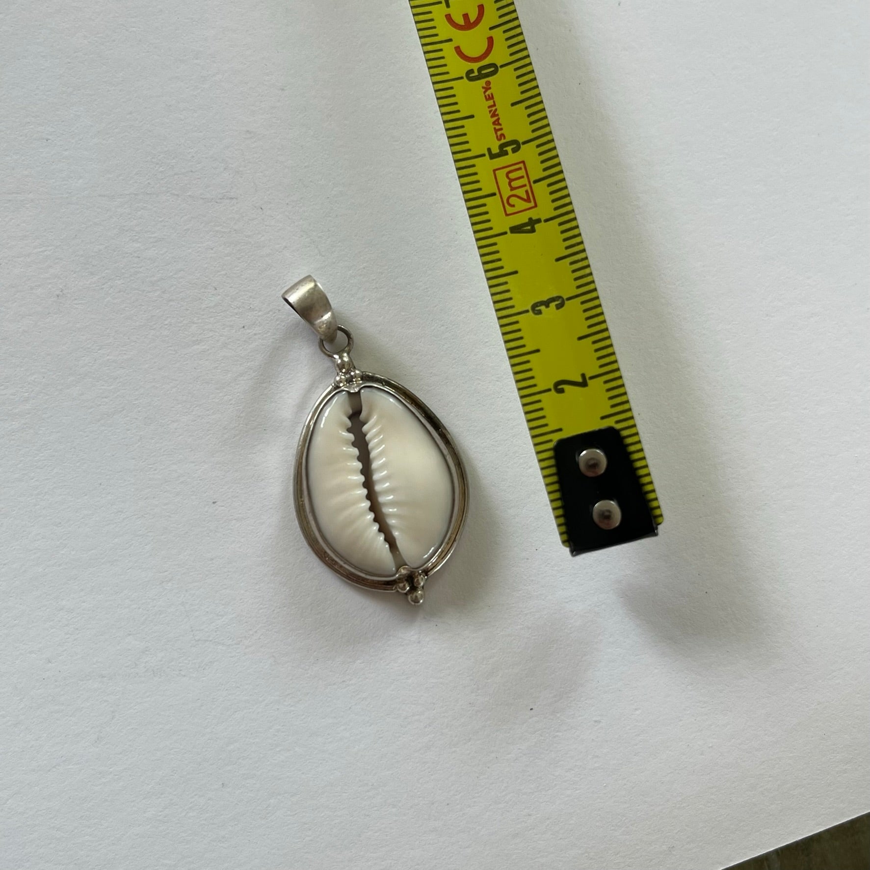 VINTAGE STERLING SILVER COWRIE PENDANT