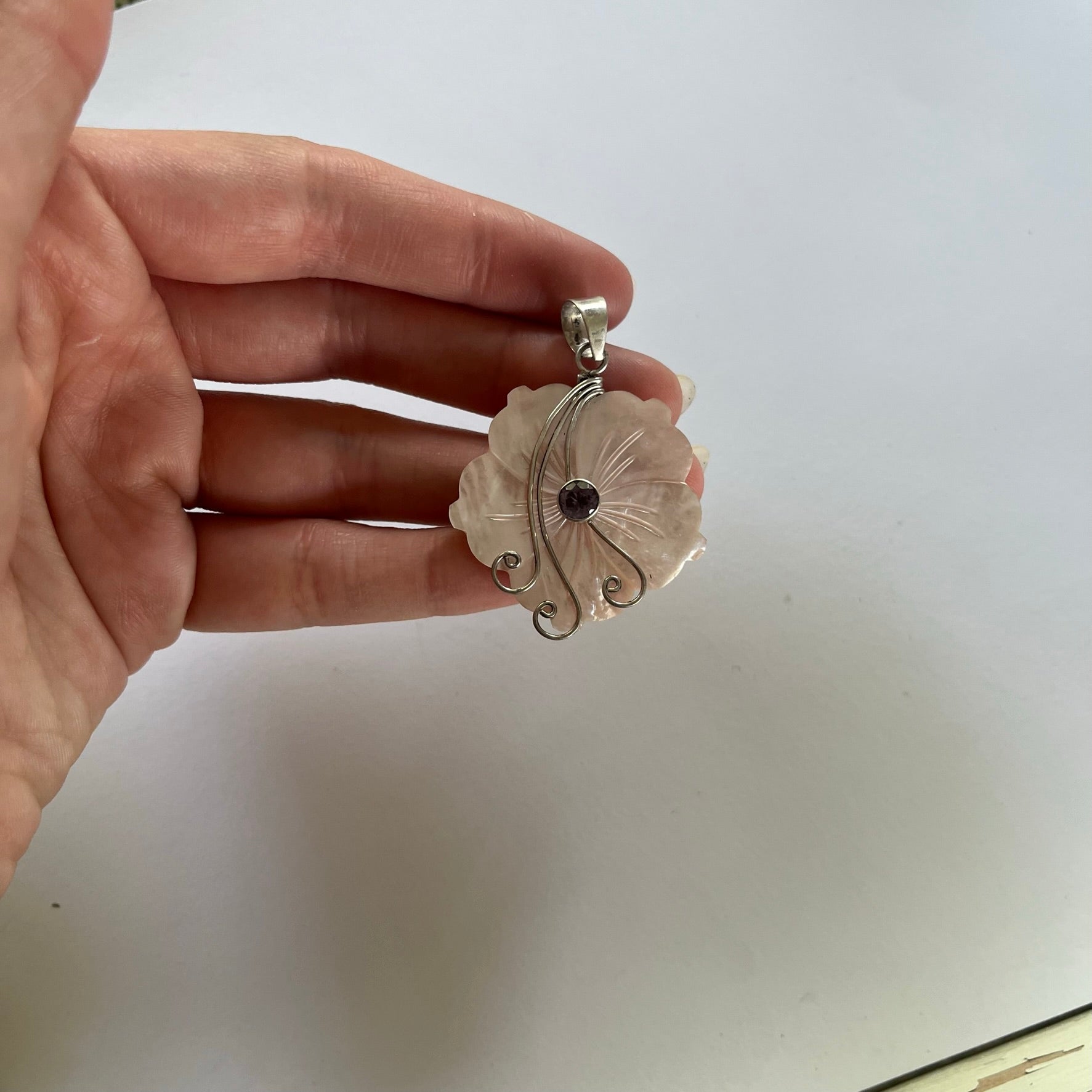 VINTAGE STERLING SILVER MOTHER OF PEARL FLOWER