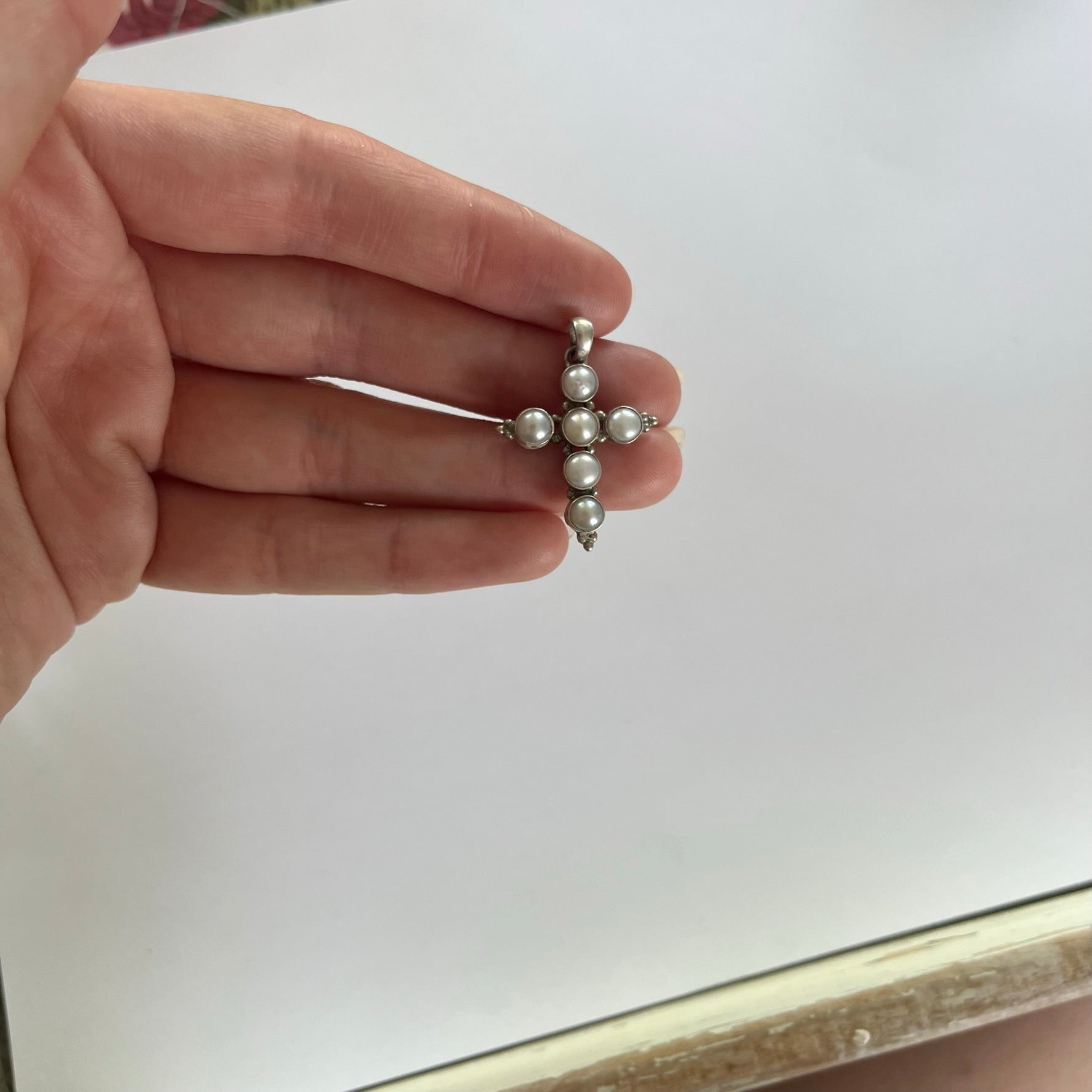 VINTAGE STERLING SILVER PEARL CROSS