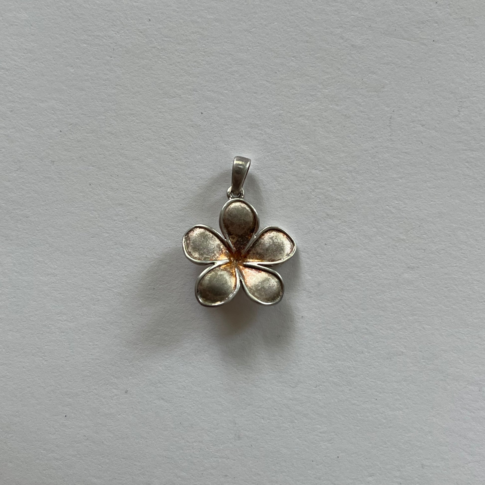 VINTAGE STERLING SILVER FLOWER PENDANT