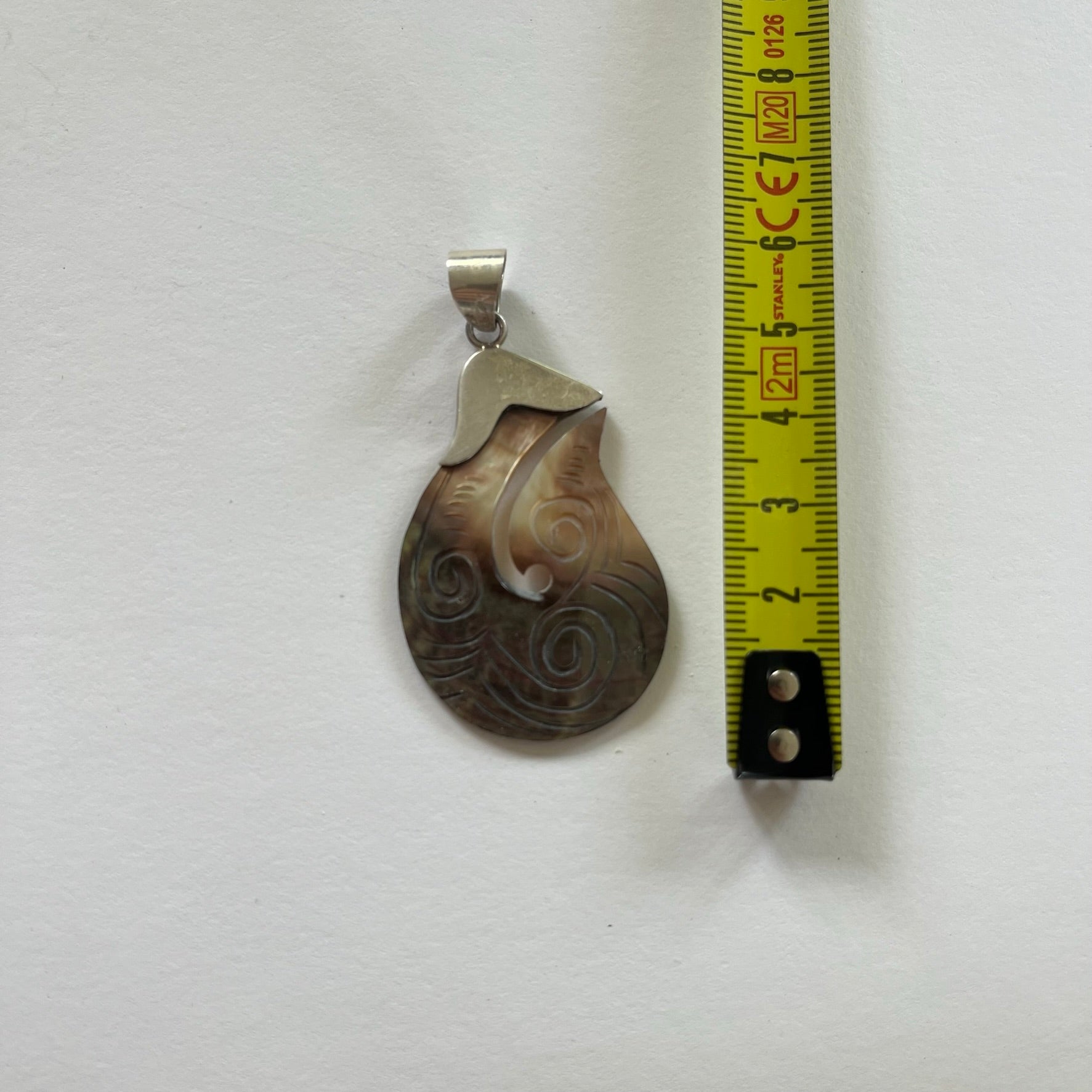 VINTAGE STERLING SILVER SHELL PENDANT 2