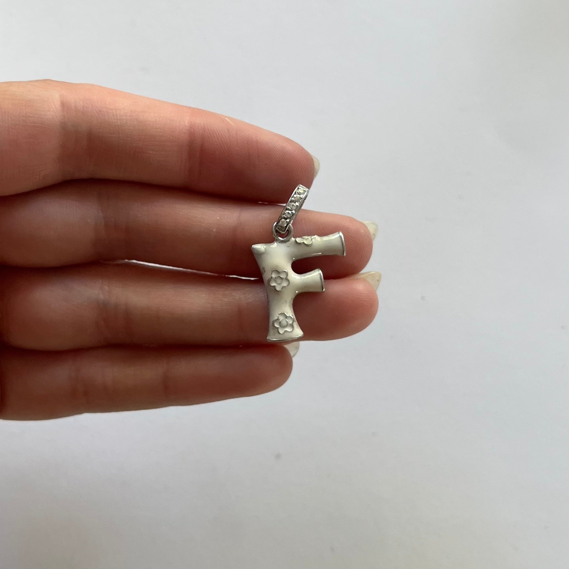 VINTAGE STERLING SILVER F PENDANT
