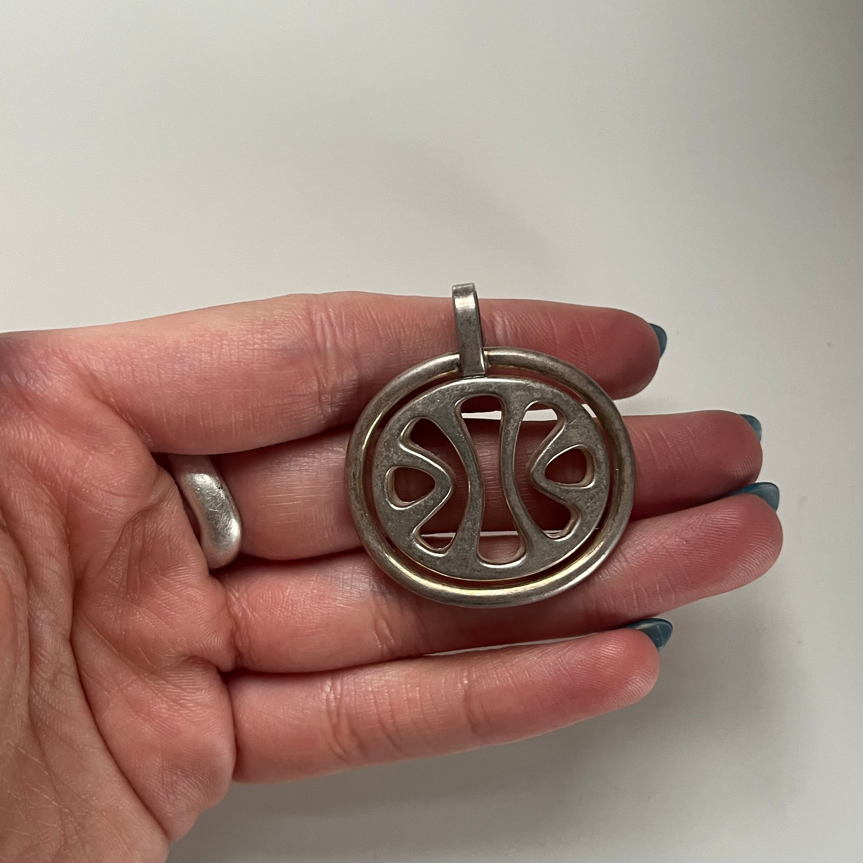 Vintage cutout heavy pendant