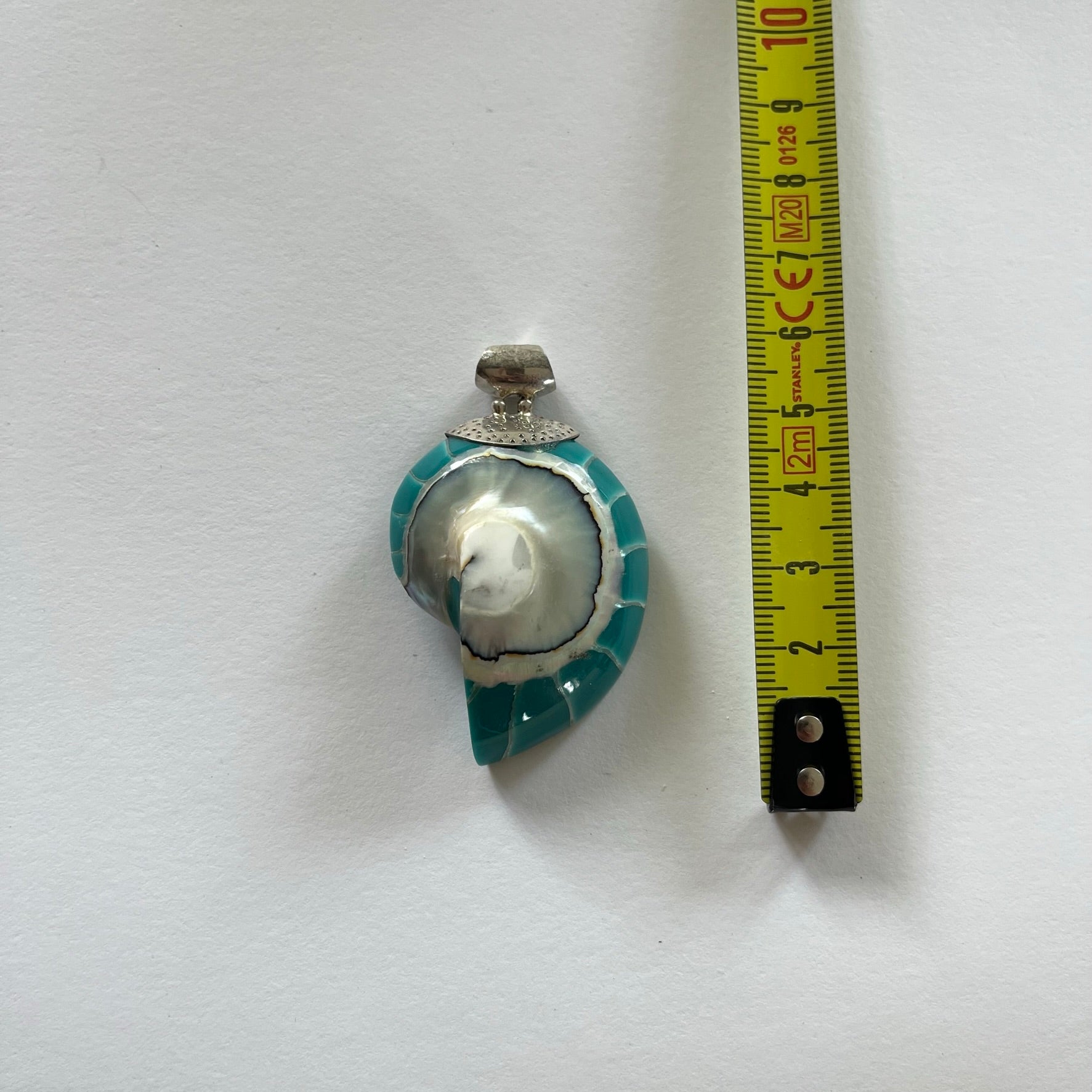 VINTAGE STERLING SILVER SHELL PENDANT 1