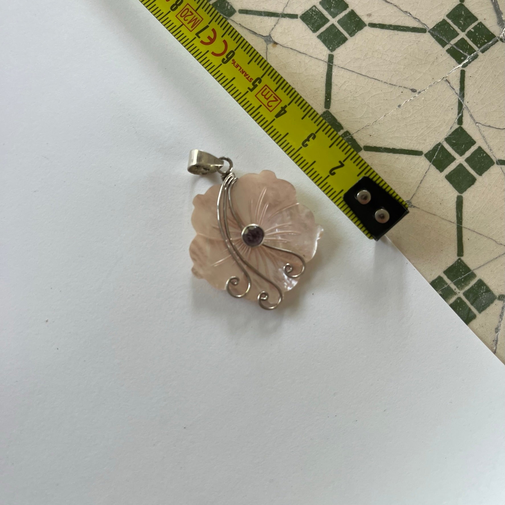 VINTAGE STERLING SILVER MOTHER OF PEARL FLOWER