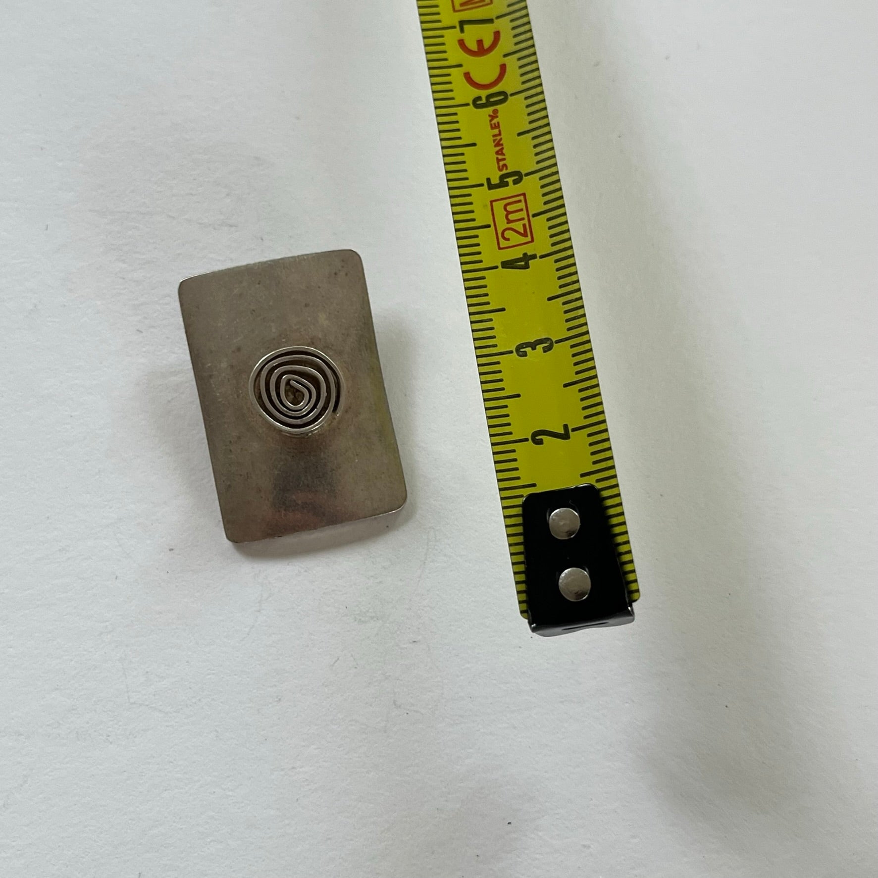 VINTAGE STERLING SILVER RECTANGLE SPIRAL PENDANT