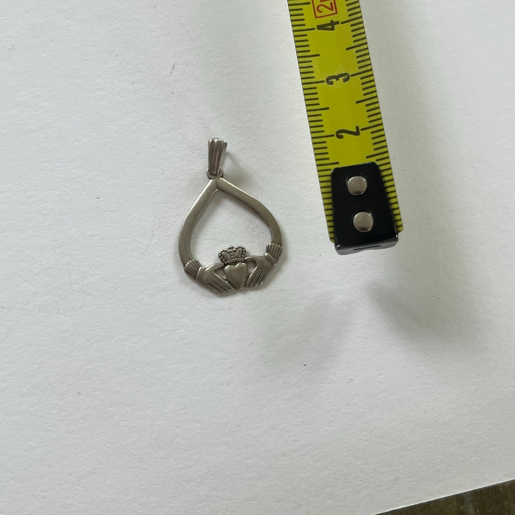 VINTAGE STERLING SILVER CLADDAGH PENDANT