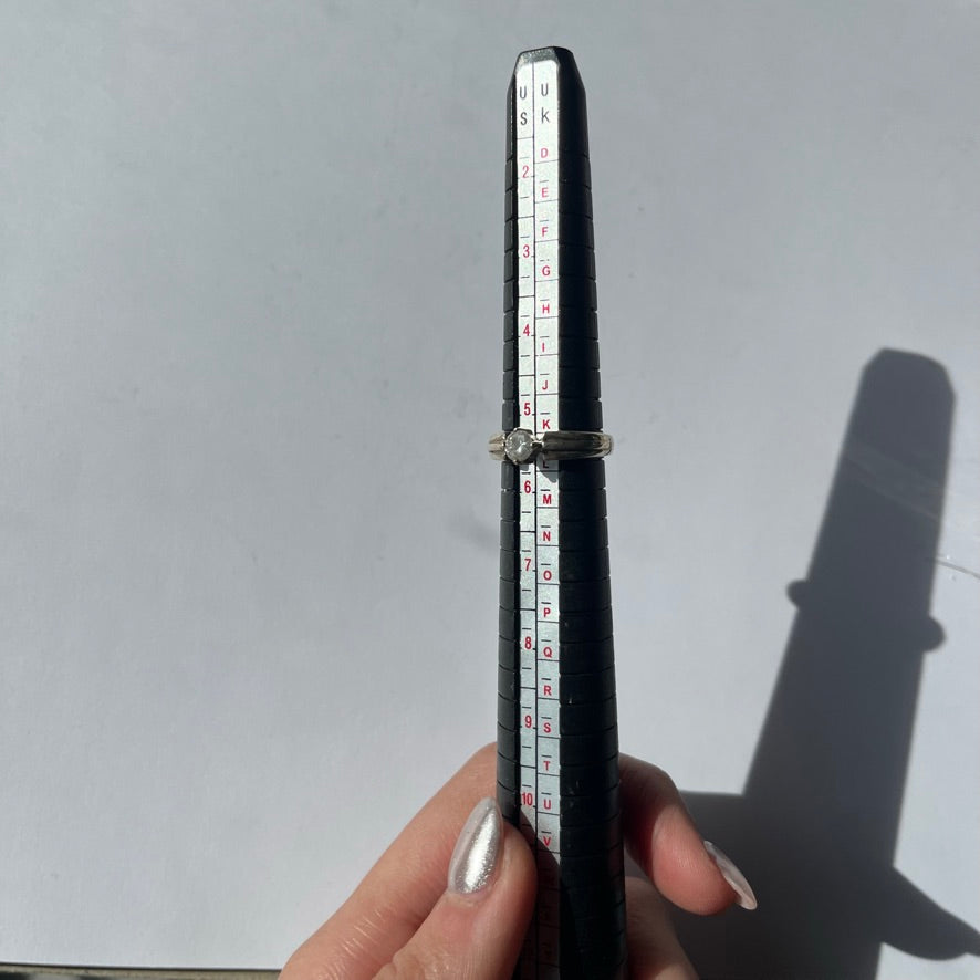 Vintage CZ diamond ring US 5.5