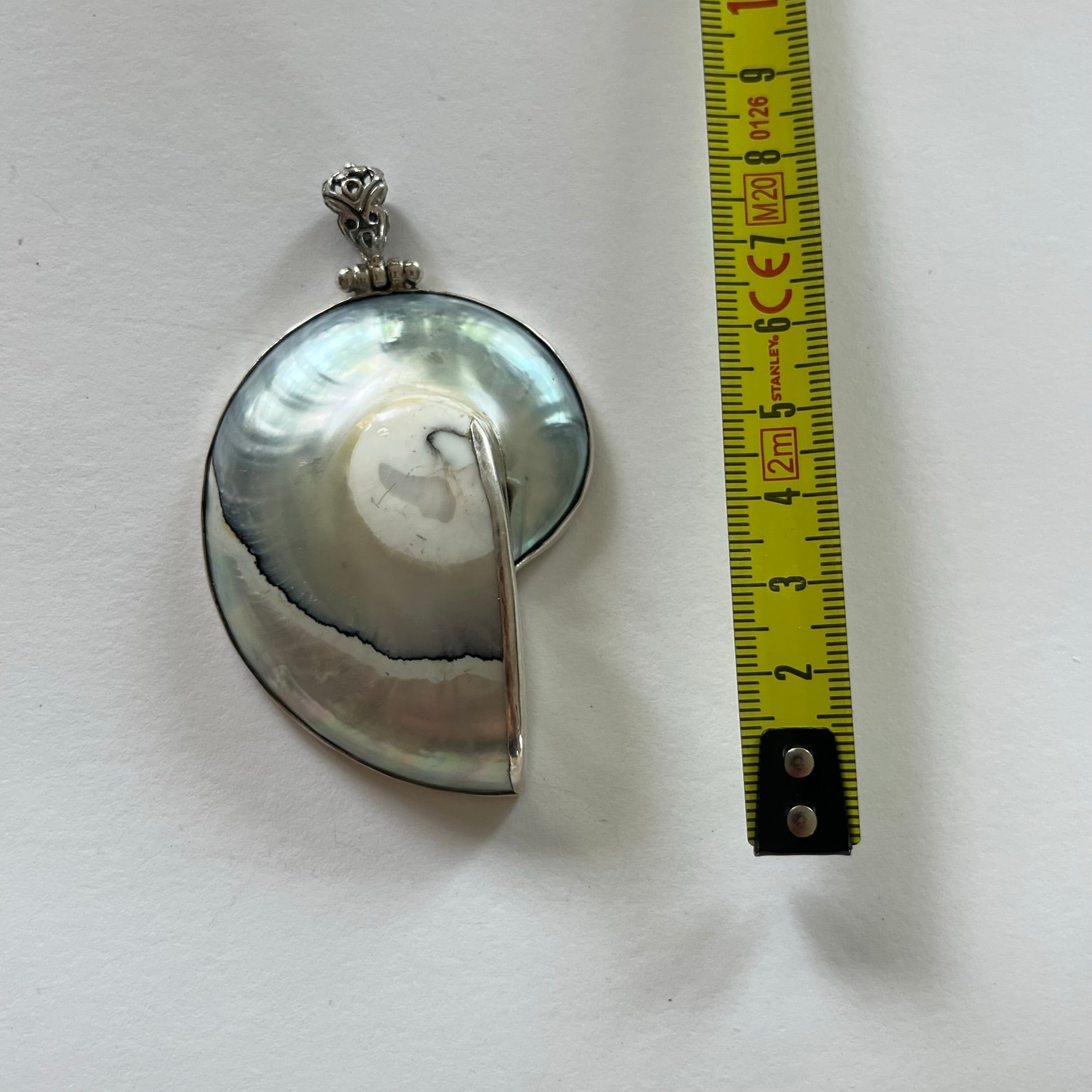 VINTAGE STERLING SILVER SHELL PENDANT 9
